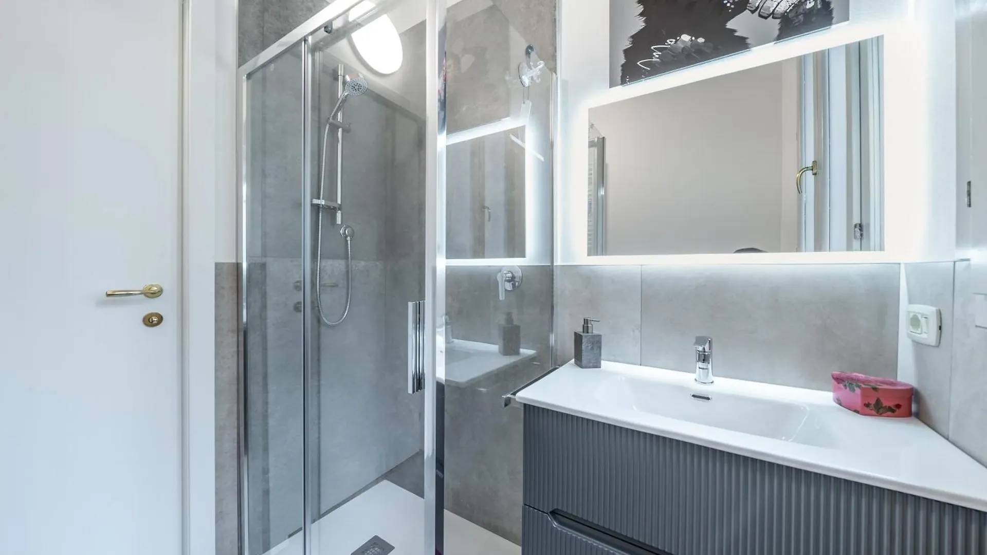 Martin'S Home - Spacious 60 Sqm Apartment In Modena Historic Center Ideal For Families And Business Stays Italie