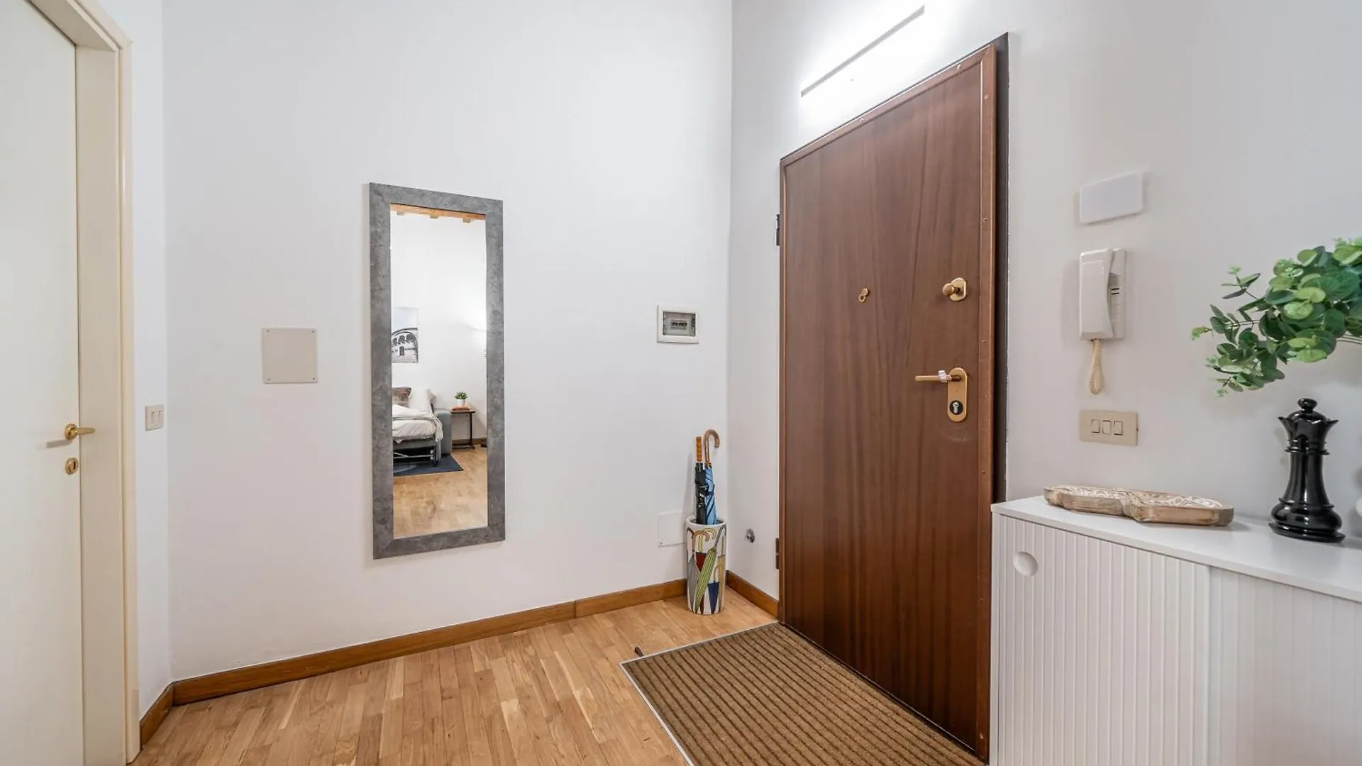 Apartment Martin'S Home - Angolo Di Paradiso In Centro Modena