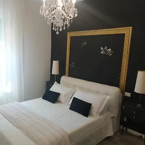 Aurora Flowers - Two And Free Parking Near Center And Train Station Apartment